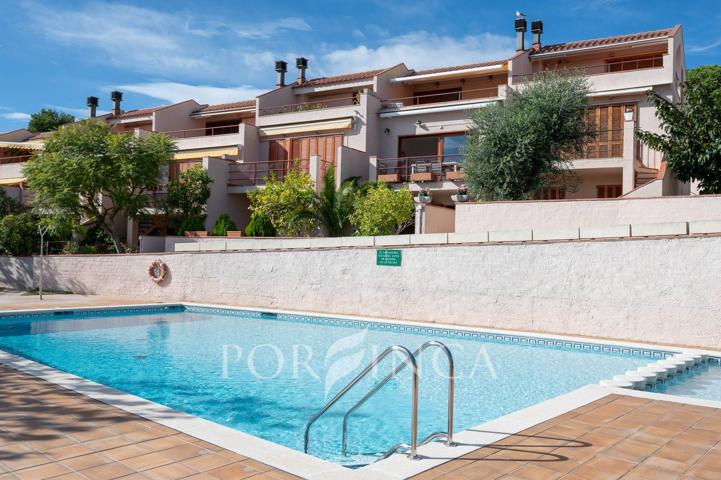 Casa adosada con preciosas vistas al mar y a poca distancia de la playa de San Pol. Piscina. photo 0