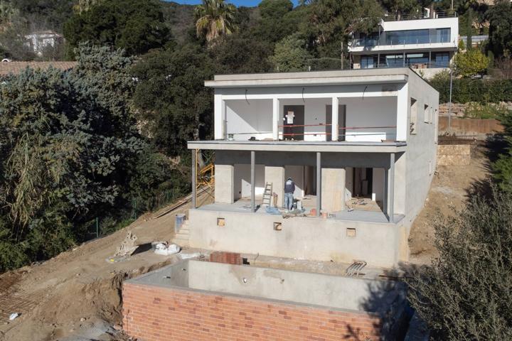 Casa moderna de nueva construcción con vistas al mar y piscina en Calonge photo 0