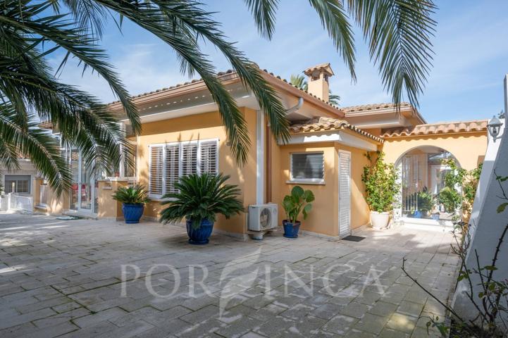 Amplia villa en gran parcela llana cerca de la playa y del centro de Sant Feliu de Guixols photo 0