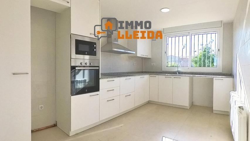 Unifamiliar adosada - Bellcaire d Urgell photo 0