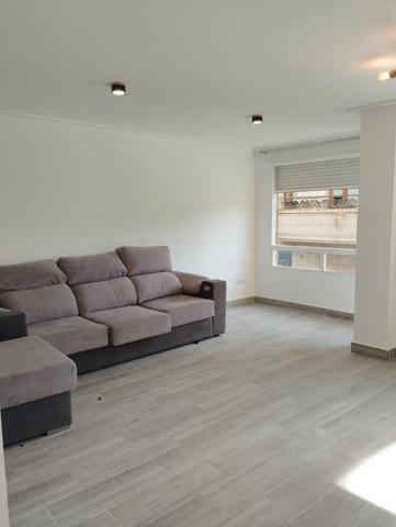 INCREIBLE APARTAMENTO REFORMADO DE 2 DORMITORIOS EN EL CENTRO DE TORREVIEJA photo 0