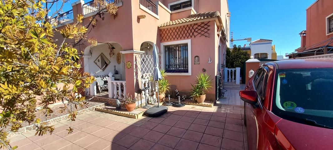 CHALET ADOSADO DE 3 DORMITORIOS CON JARDIN Y PISCINA COMUNITARIA EN LA HERRADA (LOS MONTESINOS) photo 0