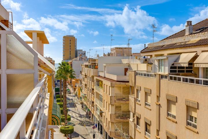 INCREIBLE ÁTICO DE 2 DORMITORIOS EN EL CENTRO, CON AMPLIA TERRAZA Y A TAN SOLO 200M DE LA PLAYA photo 0