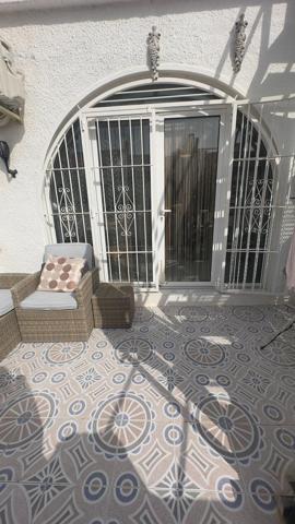 BUNGALOW DE 2 PLANTAS Y 2 DORMITORIOS EN ZONA SAN LUIS (TORREVIEJA) photo 0
