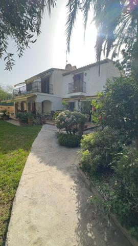 EXCLUSIVO CHALET INDEPENDIENTE JUNTO AL MAR photo 0
