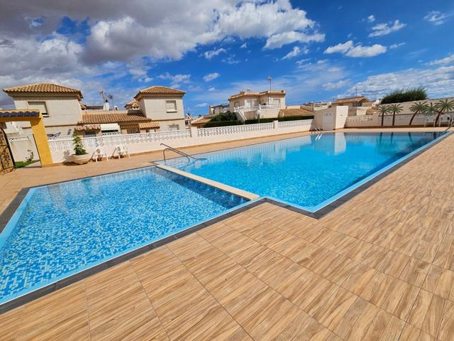 ADOSADO DE 3 DORMITORIOS, JARDIN, SOLARIUM PRIVADO Y PISCINA COMUNITARIA photo 0