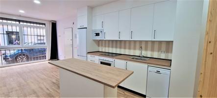 Piso En venta en Calle Carolina Coronado, 44, Ciudad Lineal, Madrid photo 0