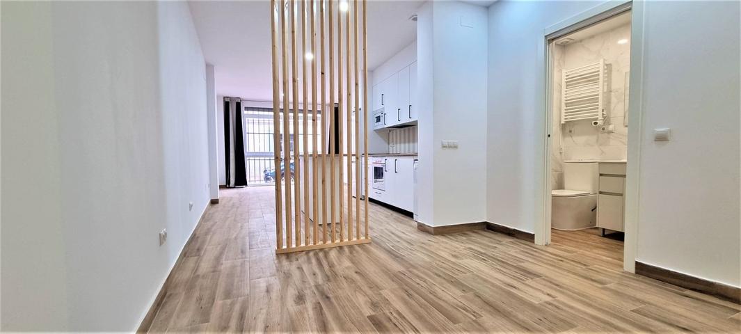 Piso En venta en Calle Carolina Coronado, 44, Ciudad Lineal, Madrid photo 0