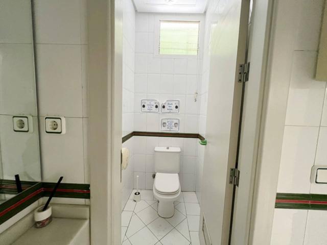 Local Comercial en venta en CALLE JULIO GOMEZ, El Palo , Este, Málaga, Málaga photo 0