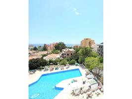 Apartamento en planta alta en edificio con recepcionista 24-horas, piscina, licencia turística. photo 0
