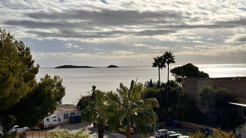 Atico de lujo con piscina privada y vistas al mar primera linea photo 0