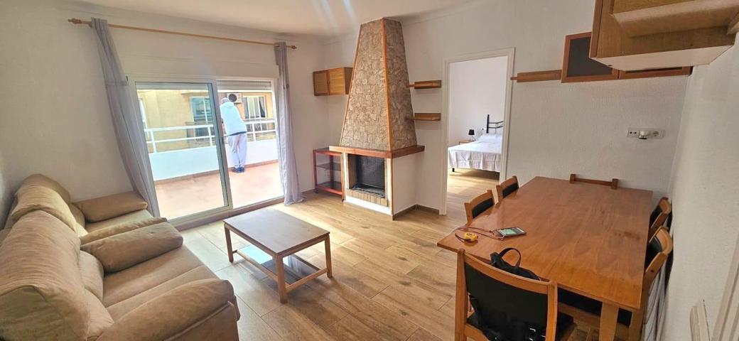 ALQUILER ANUAL – AMPLIO PISO ÁTICO EN EL CENTRO DE IBIZA (IDEAL PARA EMPRESAS) photo 0