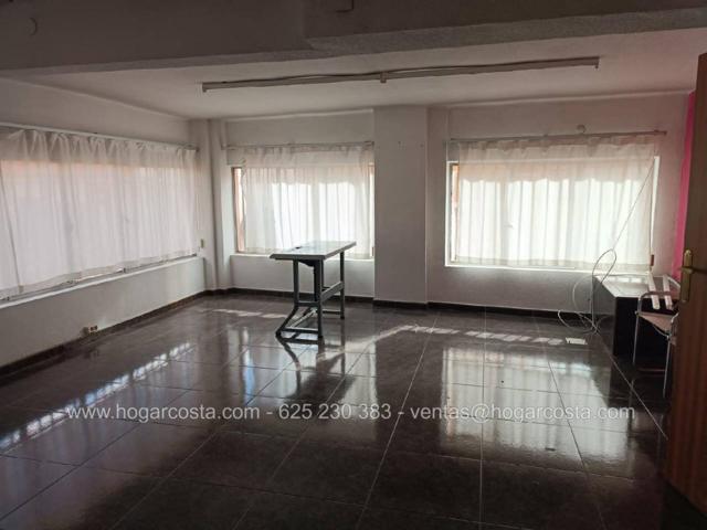 Local en venta en Villena photo 0