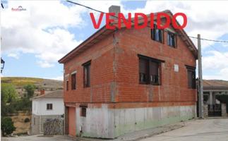 103-Casa en construcción detenida situada en Tornadizos de Ávila photo 0