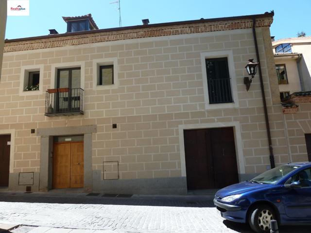101- Magnífico edificio para inversores en el casco histórico de Segovia photo 0