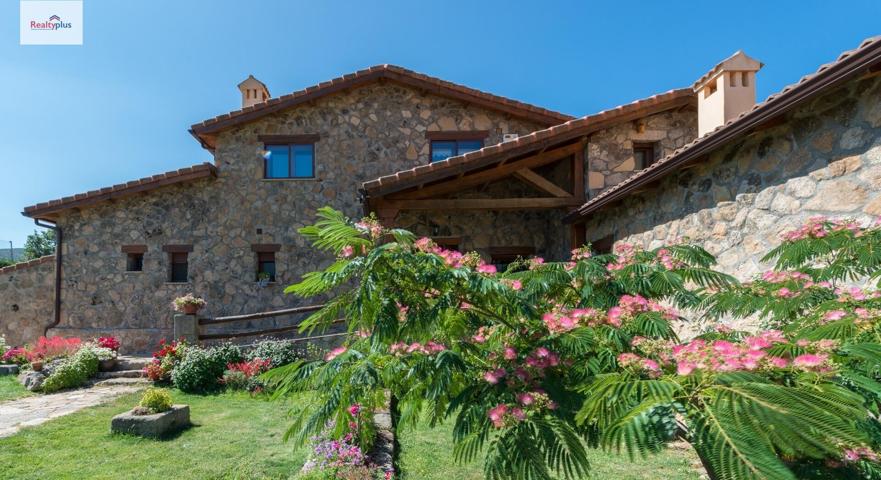 Casa En venta en Centro, Navalperal De Tormes photo 0