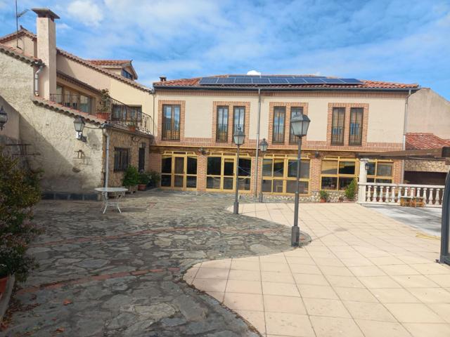 Chalet independiente con piscina y vistas a la montaña en Torrecaballeros photo 0