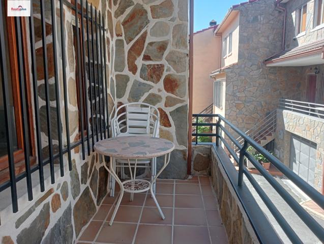 Unifamiliar En venta en Castilla Y Leon, Navaluenga photo 0