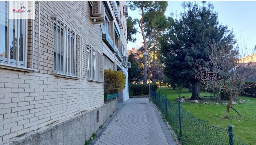 Piso En venta en Apóstol Santiago, Madrid photo 0