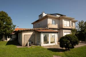 Chalet en venta en El Soto, Galizano photo 0