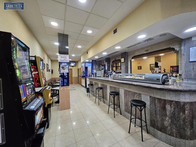 INMOBILIARIA ARBETETA TRANSPASA BAR CON LICENCIA DE LOTERIA photo 0
