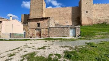 INMOBILIARIA ARBETETA VENDE CASA DE PUEBLO CON TERRENO URBANIZABLE EN SIGÜENZA photo 0