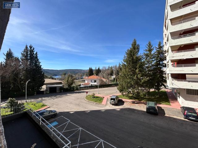 Magnífico piso con terraza y vistas al embalse de Entrepeñas photo 0
