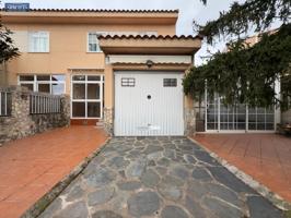 INMOBILIARIA ARBETETA VENDE CHALET DE 4 DORMITORIOS EN FONTANAR, GUADALAJARA photo 0