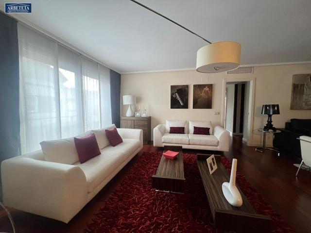 INMOBILIARIA ARBETETA VENDE MAGNÍFIO PISO DE 4 DORMITORIOS EN PASEO DE LAS CRUCES, GUADALAJARA photo 0