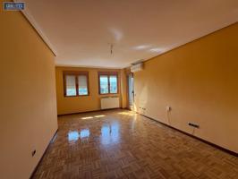 INMOBILIARIA ARBETETA ALQUILA PISO DE 4 DORMITORIOS EN ZONA CALLE ZARAGOZA, GUADALAJARA photo 0