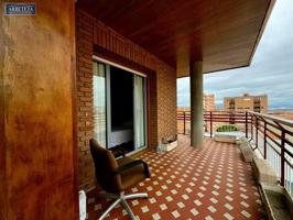 INMOBILIARIA ARBETETA VENDE PISO DE CUATRO DORMITORIOS EN ZONA AVDA. DE CASTILLA photo 0
