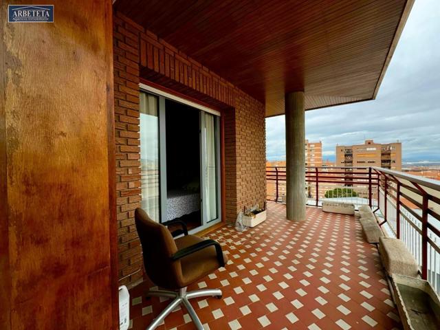 INMOBILIARIA ARBETETA VENDE PISO DE CUATRO DORMITORIOS EN ZONA AVDA. DE CASTILLA photo 0