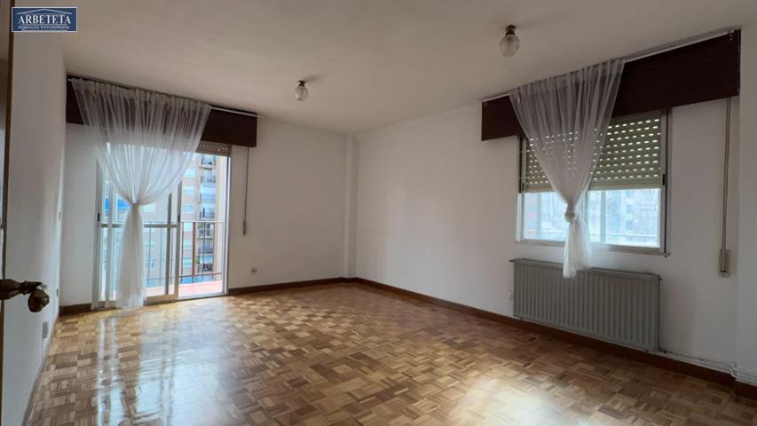 INMOBILIARIA ARBETETA VENDE PISO DE 4 DORMITORIOS EN ZONA PLAN SUR-AMISTAD photo 0