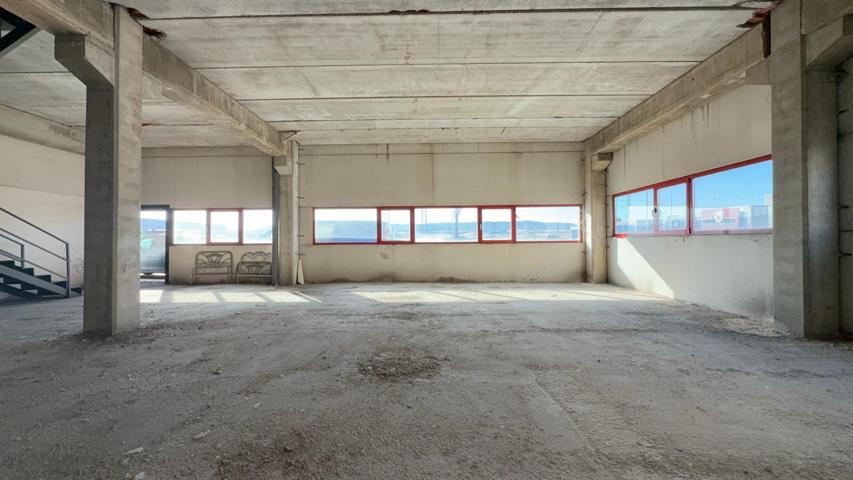 CONJUNTO DE DOS NAVES INDUSTRIALES EN VENTA – 1.000 m² ÚTILES EN UBICACIÓN ESTRATÉGICA – CABANILLAS DEL CAMPO – 390.000 € photo 0