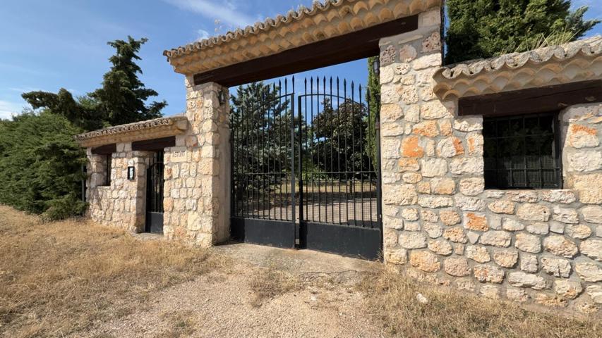 ESPECTACULAR VILLA EN VENTA EN EL OLIVAR (GUADALAJARA) – 524 m² CONSTRUIDOS EN PARCELA DE 3.302 m² photo 0