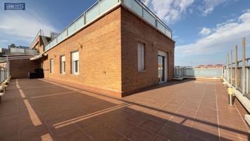 INMOBILIARIA ARBETETA VENDE ÁTICO DE 4 DORMITORIOS EN CASCO HISTÓRICO photo 0