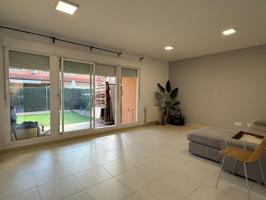 Agencia Inmobiliaria Arbeteta, VENDE CHALET de 4 hab. en Yebes. photo 0