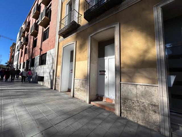 Local diáfano en venta en la prestigiosa calle La Carrera, junto al Parque de la Concordia photo 0