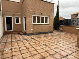 INMOBILIARIA ARBETETA VENDE CHALET DE 3 DORMITORIOS EN TORIJA, GUADALAJARA photo 0