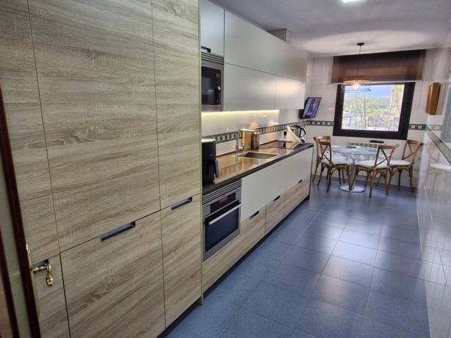 GRAN PISO EN LA GUINDALERA DE CASI 100M2 CON 3 DORMITRIOS, 2 BAÑOS, GARAJE, TRASTERO Y PISCINA photo 0