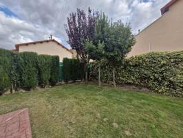 CHALET EN PARCELA INDIVIDUAL EN URBANIZACIÓN A 5 MINUTOS DE LOGROÑO photo 0