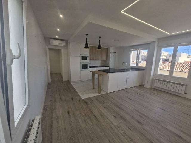 Piso en alquiler en Centro photo 0