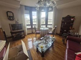 VIVIENDA CON ENCANTO EN LAS PEATONALES CON TRASTERO Y GARAJE OPCIONAL. photo 0