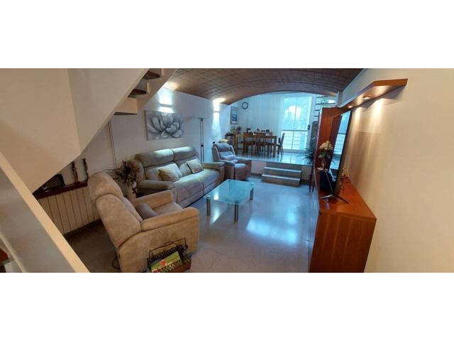 AMPLIA CASA EN VENTA EN EL CENTRO DE SABADELL photo 0