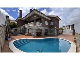 EXCELENTE CHALET CON PISCINA EN VENTA EN EL VENDRELL photo 0