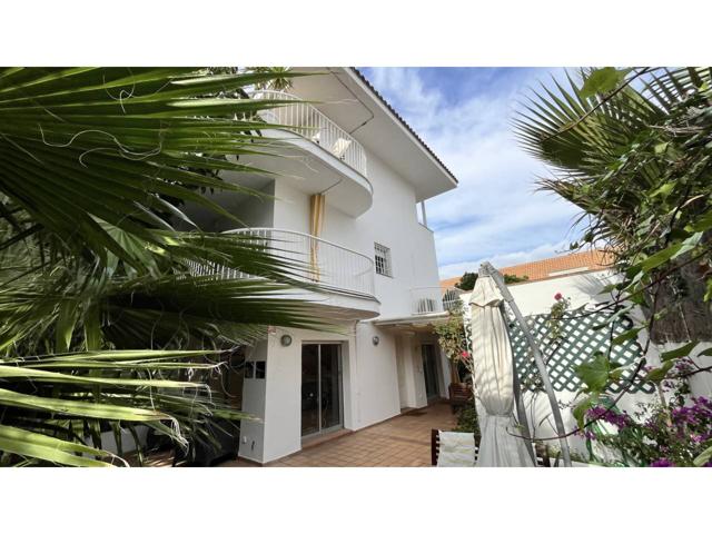 Duplex en venta en Can Girona-Terramar-Vinyet photo 0