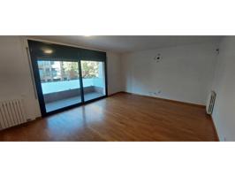 EXCELENTE PISO EN VENTA CON 2 PLAZA DE GARAJE Y TERRAZA EN EL CENTRO DE SABADELL photo 0