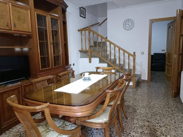 GRAN CASA EN VENTA A TOCAR DEL PARQUE CATALUNYA CON 5 HABITACIONES Y AMPLIAS TERRAZAS. photo 0