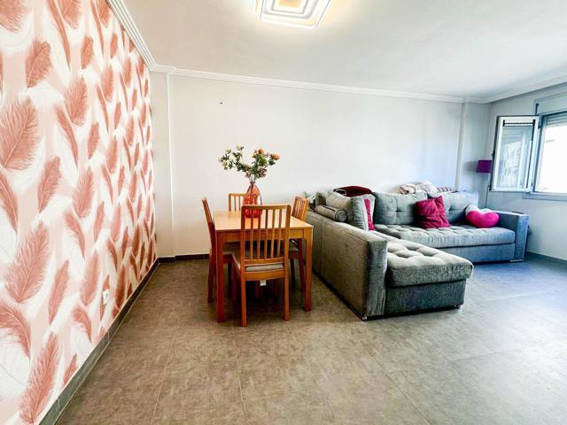 Se vende piso con 3 dormitorios y garaje photo 0