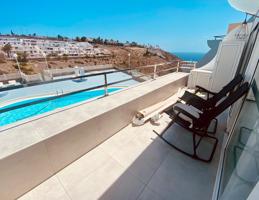 ¡Oportunidad única! Apartamento reformado con vistas al mar en Amadores photo 0